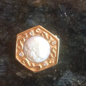 Ivory and Gold Intaglio Pin🌺vintage
